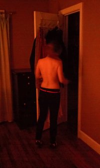 315 - VRmrziJ - Changing into a pair of tight jeans.jpg