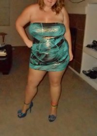 Married Redhead in my Green Tube Minidress, Suntan Pantyhose, and my 'Hooker Heels'5.JPG