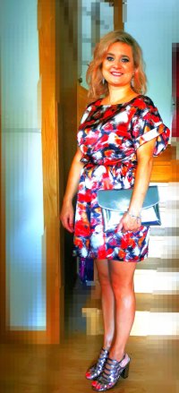 6375623-karen-sexy-home-slut-wife.jpg
