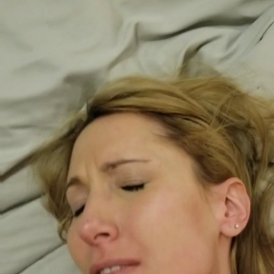 Husband dropped his sperm on wifes beautiful face.mp4