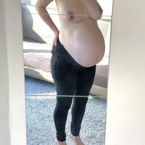thefunmilf-pregnant-MbiGis.jpg