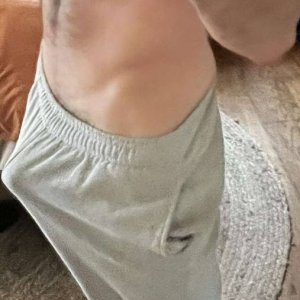 Fit young stud 4 hotwives/couples