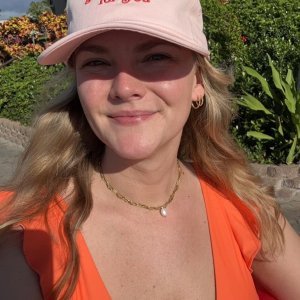 Big tit former classmate Allison with an unintentionally perfect cuck hat