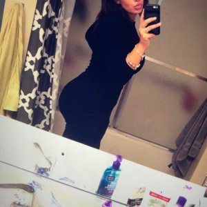 Pull her dress up