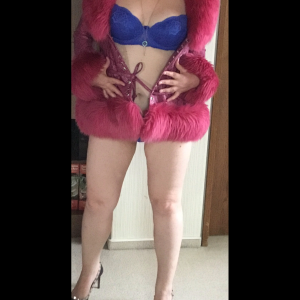 Red slutty fur coat