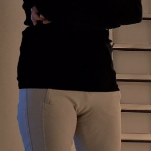 The cameltoe of my mature colleague
