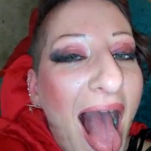 XNXX_sexxycandyxxx_drinking_piss_like_a_champion._360p.mp4