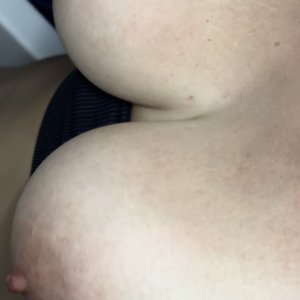 MASSIVE TITS WIFE