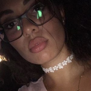 Decorate Morgan’s face with cum