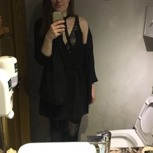 Quick public bathroom selfie