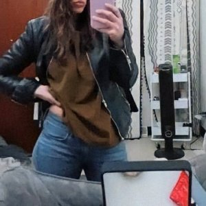 Me ready to go to another man's house with my husband for a share. My husband set this up