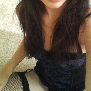 What would you do in her between those thighs?